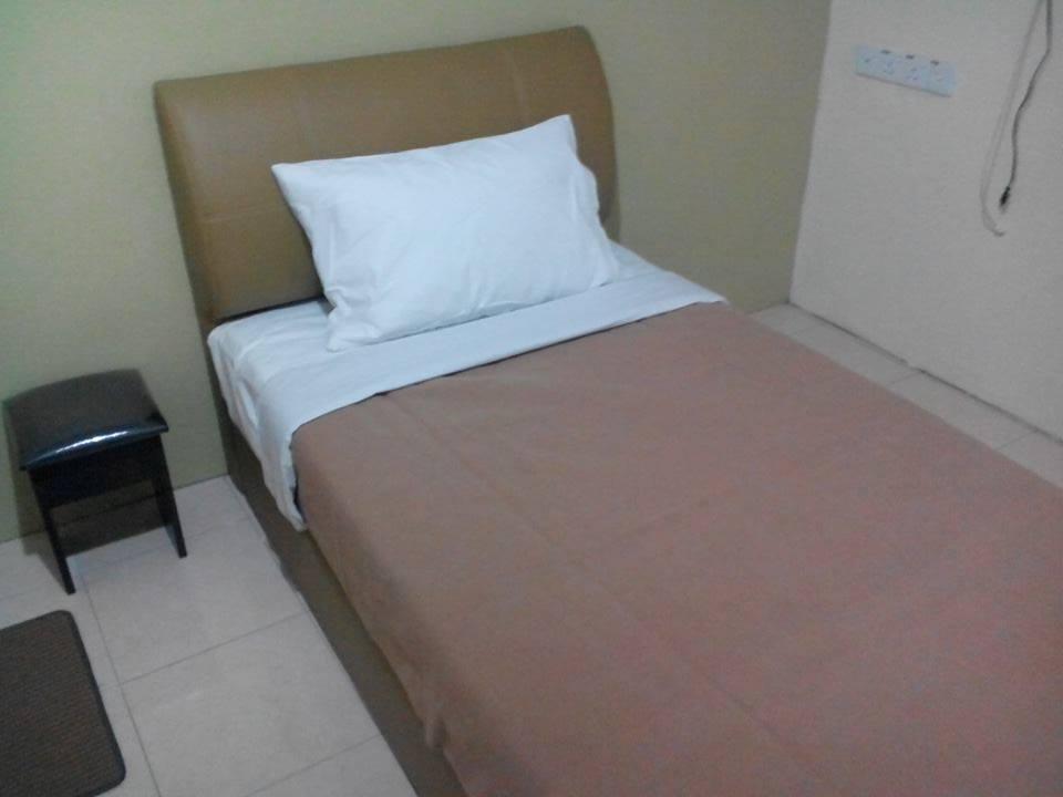 Rst Hotel Johor Bahru Buitenkant foto
